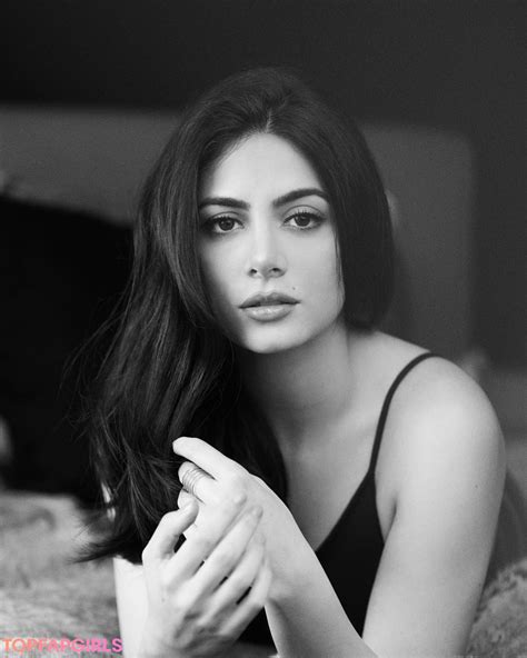 EMERAUDE TOUBIA Nude